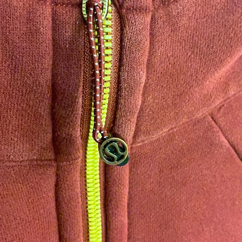 Lululemon Scuba full zip hoodie Mulled Wine Size 4